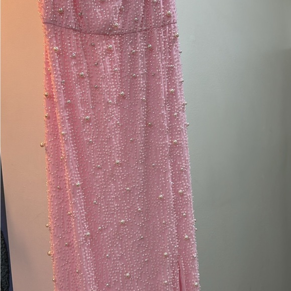 Elegant Pink Sleeveless Dress - Picture 2 of 2